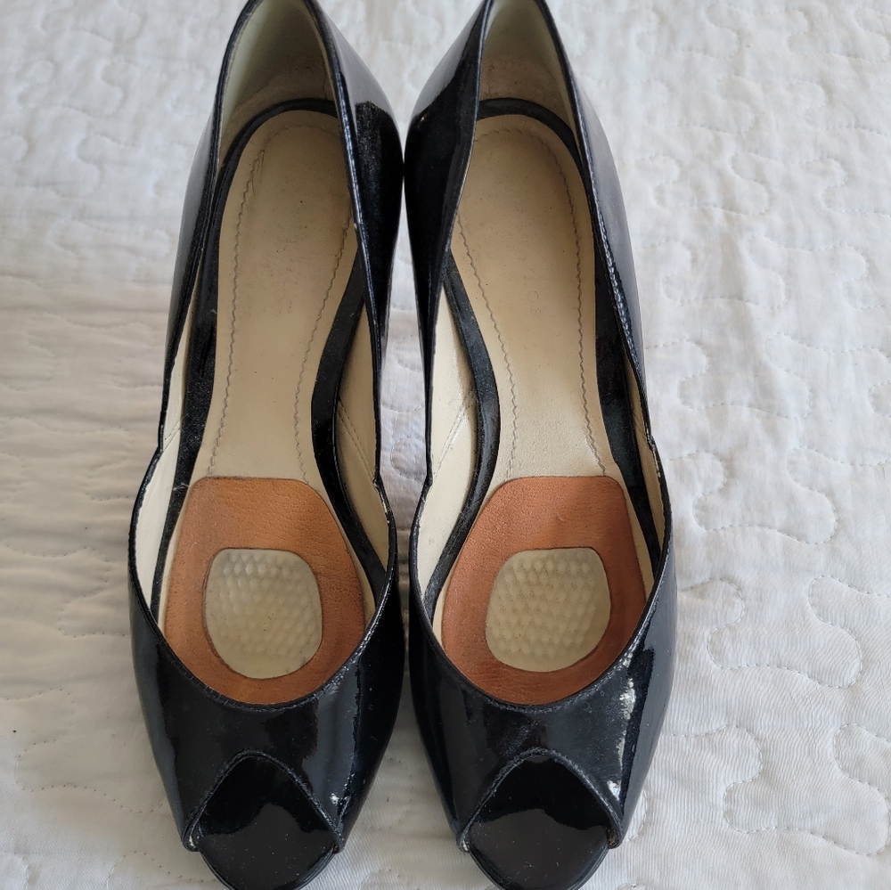 Ann Taylor peep toe pumps size 7